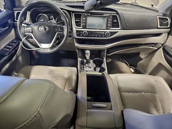 5TDJZRFH8HS465467 2017 TOYOTA HIGHLANDER - Image 8