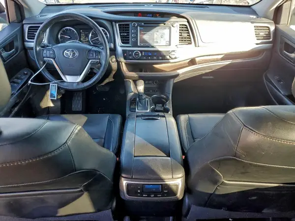 5TDJZRFH8HS466313 2017 TOYOTA HIGHLANDER - Image 8