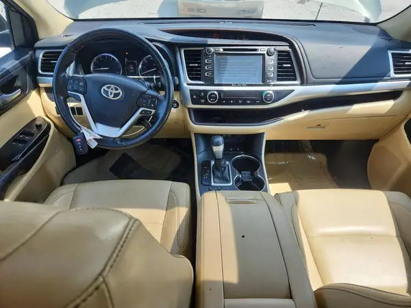 5TDJZRFH8HS466330 2017 TOYOTA HIGHLANDER - Image 8