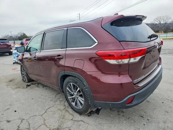 5TDJZRFH8HS472631 2017 TOYOTA HIGHLANDER - Image 2