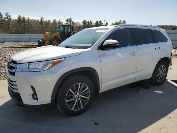 5TDJZRFH8HS473794 2017 TOYOTA HIGHLANDER - Image 1