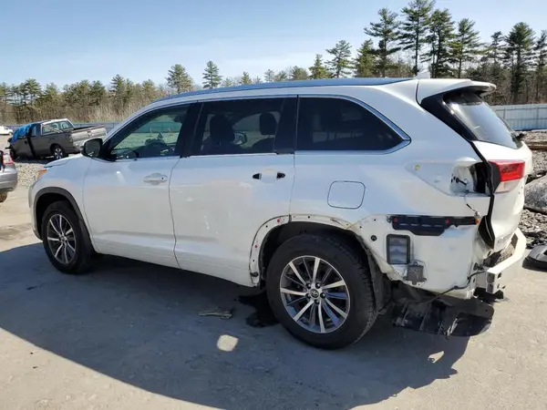 5TDJZRFH8HS473794 2017 TOYOTA HIGHLANDER - Image 2