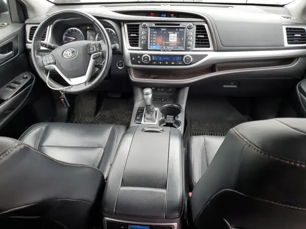 5TDJZRFH8HS478493 2017 TOYOTA HIGHLANDER - Image 8