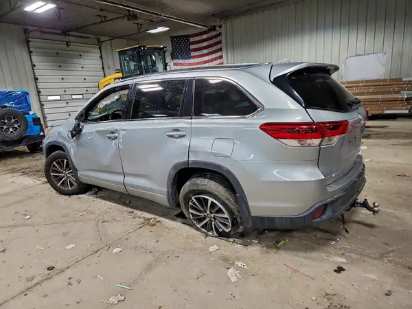 5TDJZRFH8HS507538 2017 TOYOTA HIGHLANDER - Image 2