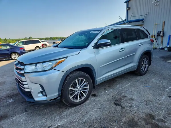 5TDJZRFH8HS508995 2017 TOYOTA HIGHLANDER - Image 1
