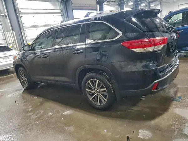 5TDJZRFH8HS510200 2017 TOYOTA HIGHLANDER - Image 2
