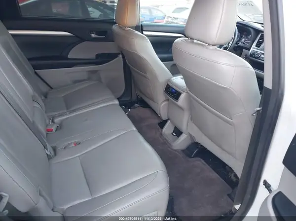5TDJZRFH8HS511640 2017 TOYOTA HIGHLANDER - Image 8