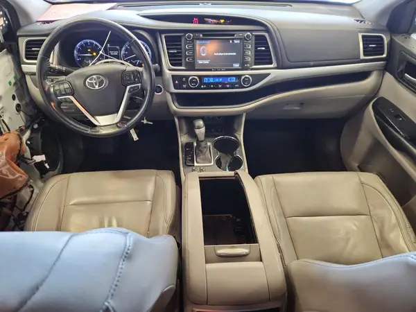 5TDJZRFH8HS512576 2017 TOYOTA HIGHLANDER - Image 8