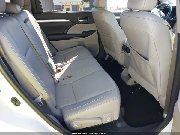 5TDJZRFH8HS515591 2017 TOYOTA HIGHLANDER - Image 8