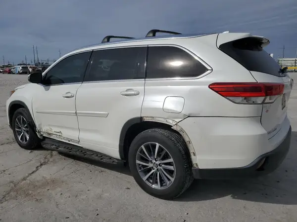5TDJZRFH8HS517485 2017 TOYOTA HIGHLANDER - Image 2
