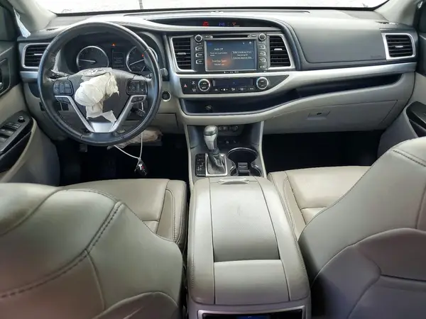5TDJZRFH8HS520371 2017 TOYOTA HIGHLANDER - Image 8