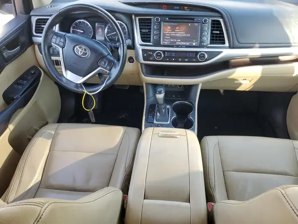 5TDJZRFH8JS486096 2018 TOYOTA HIGHLANDER - Image 8