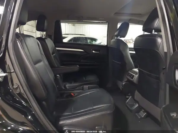 5TDJZRFH8JS523566 2018 TOYOTA HIGHLANDER - Image 8
