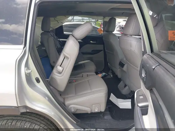 5TDJZRFH8JS525186 2018 TOYOTA HIGHLANDER - Image 8