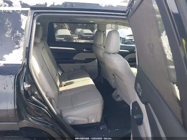 5TDJZRFH8JS525205 2018 TOYOTA HIGHLANDER - Image 8