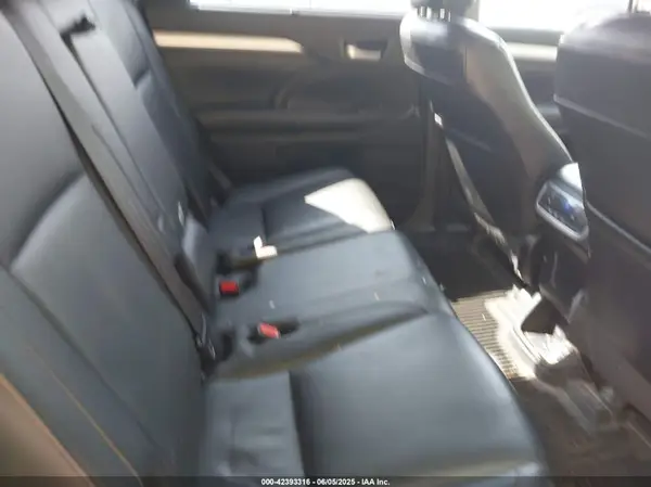 5TDJZRFH8JS526290 2018 TOYOTA HIGHLANDER - Image 8