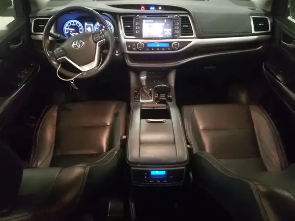 5TDJZRFH8JS528329 2018 TOYOTA HIGHLANDER - Image 8