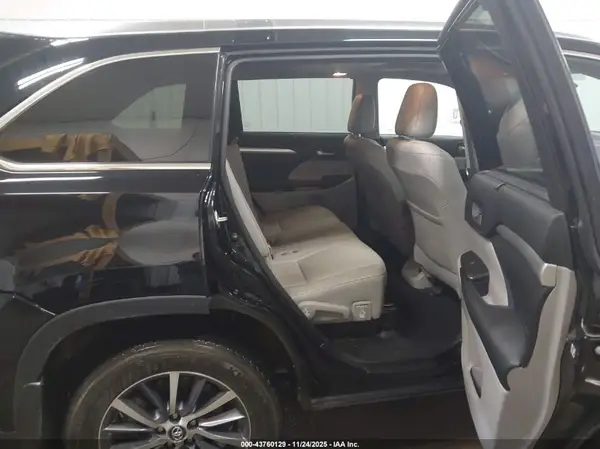 5TDJZRFH8JS532011 2018 TOYOTA HIGHLANDER - Image 8
