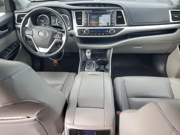 5TDJZRFH8JS538021 2018 TOYOTA HIGHLANDER - Image 8