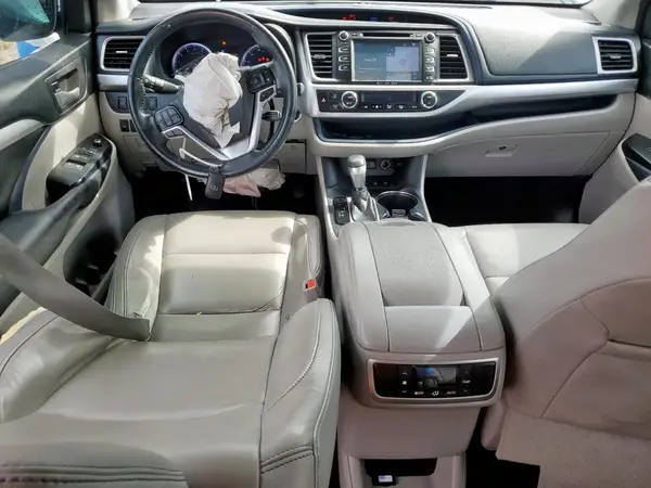 5TDJZRFH8JS538178 2018 TOYOTA HIGHLANDER - Image 8