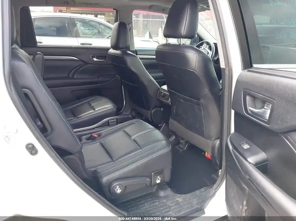 5TDJZRFH8JS541727 2018 TOYOTA HIGHLANDER - Image 8