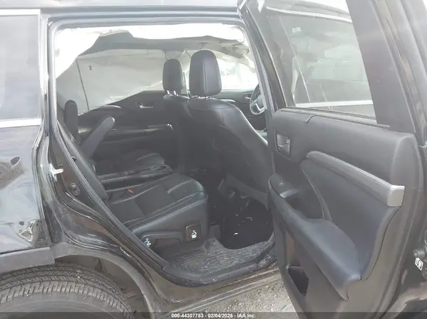 5TDJZRFH8JS541744 2018 TOYOTA HIGHLANDER - Image 8