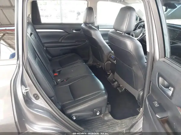 5TDJZRFH8JS542313 2018 TOYOTA HIGHLANDER - Image 8