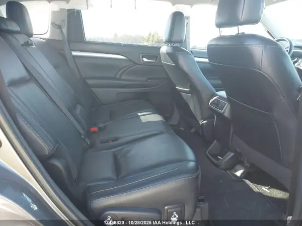5TDJZRFH8JS542411 2018 TOYOTA HIGHLANDER - Image 8