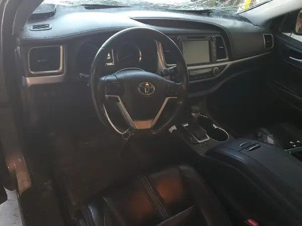 5TDJZRFH8JS544787 2018 TOYOTA HIGHLANDER - Image 8