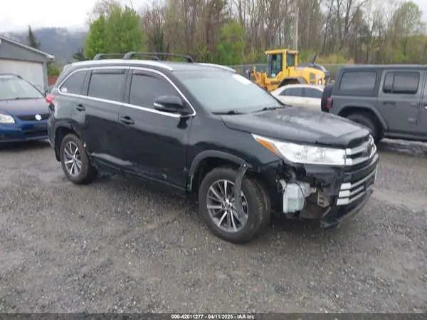 5TDJZRFH8JS546779 2018 TOYOTA HIGHLANDER - Image 1