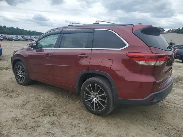 5TDJZRFH8JS549438 2018 TOYOTA HIGHLANDER - Image 2