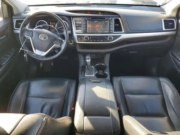 5TDJZRFH8JS551044 2018 TOYOTA HIGHLANDER - Image 8