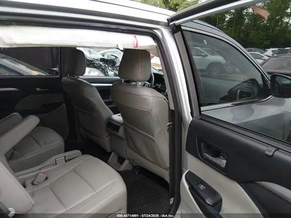 5TDJZRFH8JS552582 2018 TOYOTA HIGHLANDER - Image 8