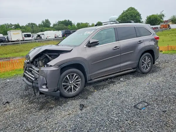 5TDJZRFH8JS554641 2018 TOYOTA HIGHLANDER - Image 1