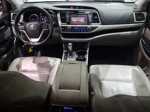 5TDJZRFH8JS556874 2018 TOYOTA HIGHLANDER - Image 8