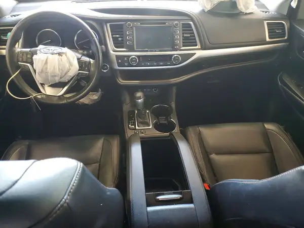 5TDJZRFH8JS560911 2018 TOYOTA HIGHLANDER - Image 8