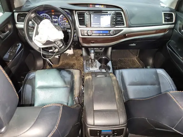 5TDJZRFH8JS562206 2018 TOYOTA HIGHLANDER - Image 8