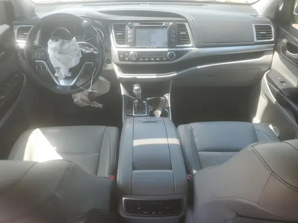 5TDJZRFH8JS801530 2018 TOYOTA HIGHLANDER - Image 8