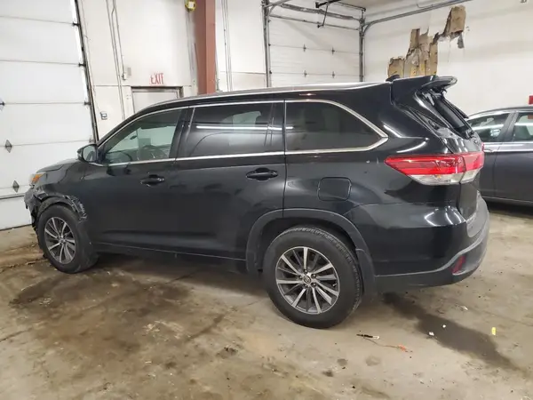 5TDJZRFH8JS803214 2018 TOYOTA HIGHLANDER - Image 2