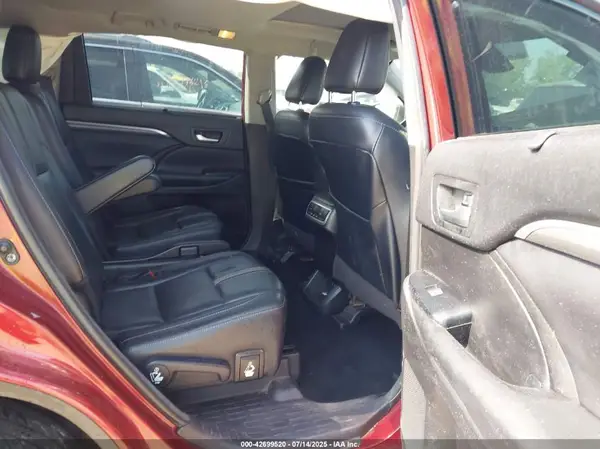5TDJZRFH8JS807621 2018 TOYOTA HIGHLANDER - Image 8