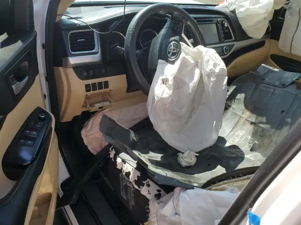 5TDJZRFH8JS810941 2018 TOYOTA HIGHLANDER - Image 8