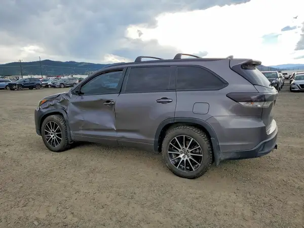 5TDJZRFH8JS811328 2018 TOYOTA HIGHLANDER - Image 2