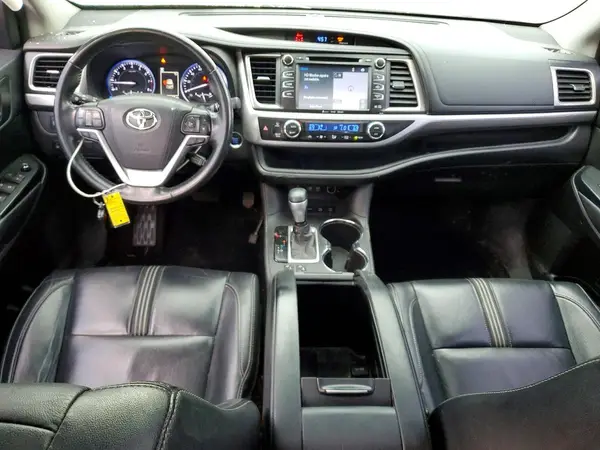 5TDJZRFH8JS811328 2018 TOYOTA HIGHLANDER - Image 8