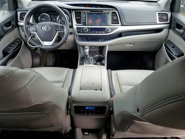 5TDJZRFH8JS812589 2018 TOYOTA HIGHLANDER - Image 8