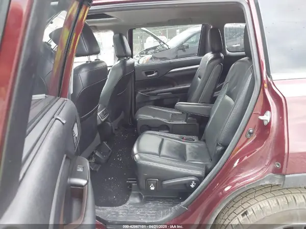 5TDJZRFH8JS812656 2018 TOYOTA HIGHLANDER - Image 8