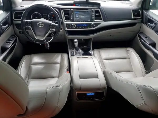 5TDJZRFH8JS822765 2018 TOYOTA HIGHLANDER - Image 8