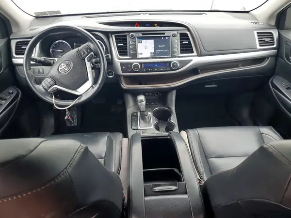 5TDJZRFH8JS823849 2018 TOYOTA HIGHLANDER - Image 8