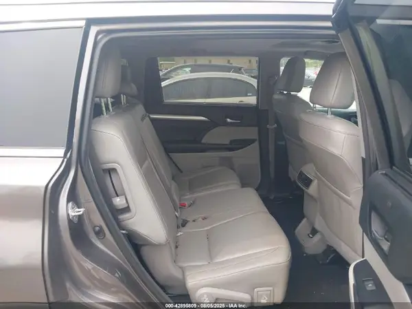 5TDJZRFH8JS827528 2018 TOYOTA HIGHLANDER - Image 8