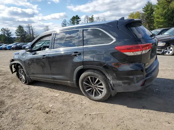 5TDJZRFH8JS832549 2018 TOYOTA HIGHLANDER - Image 2