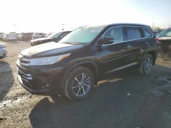 5TDJZRFH8JS838948 2018 TOYOTA HIGHLANDER - Image 1